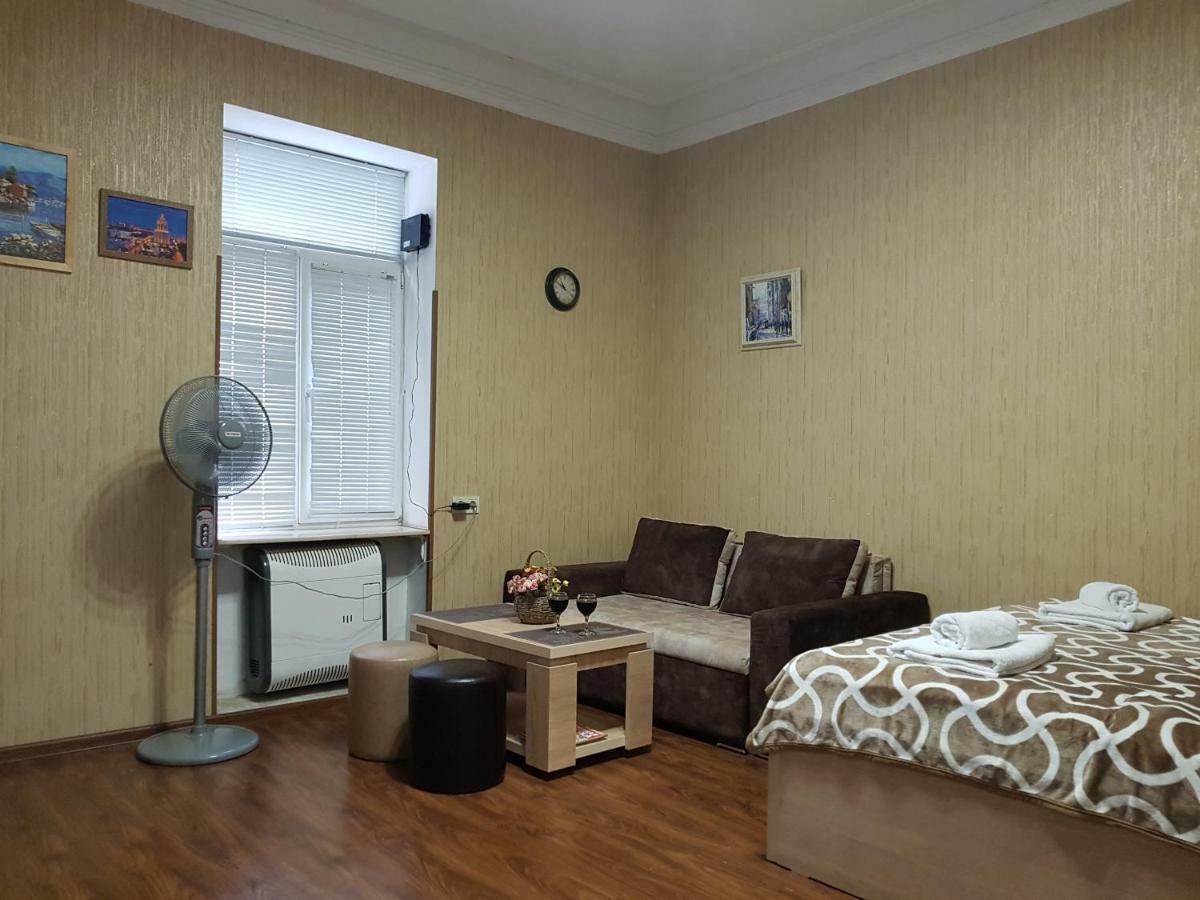 Apartment In Тбілісі Екстер'єр фото